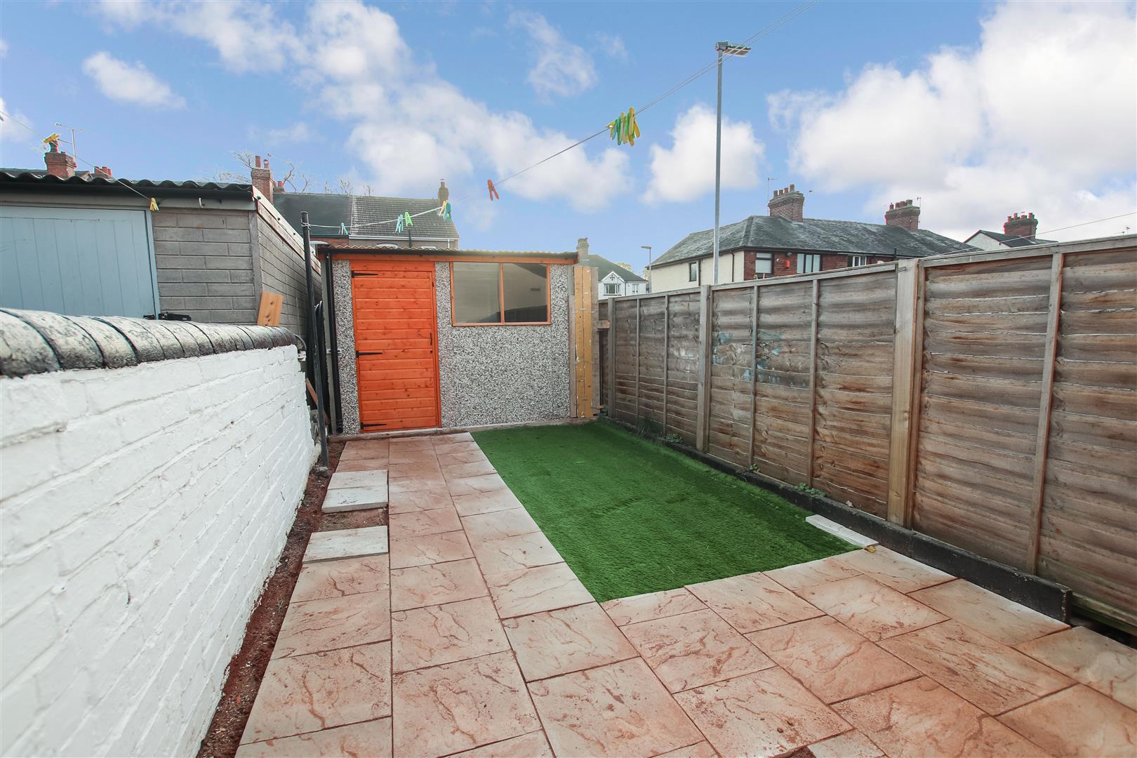 ENCLOSED REAR YARD